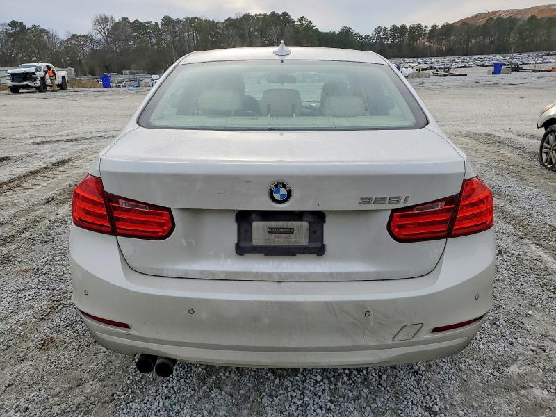 2014 BMW 328 I — Фото 6 из 12