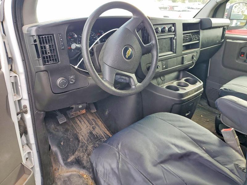 2015 CHEVROLET EXPRESS G3500 DELIVERY VAN — Фото 8 из 13