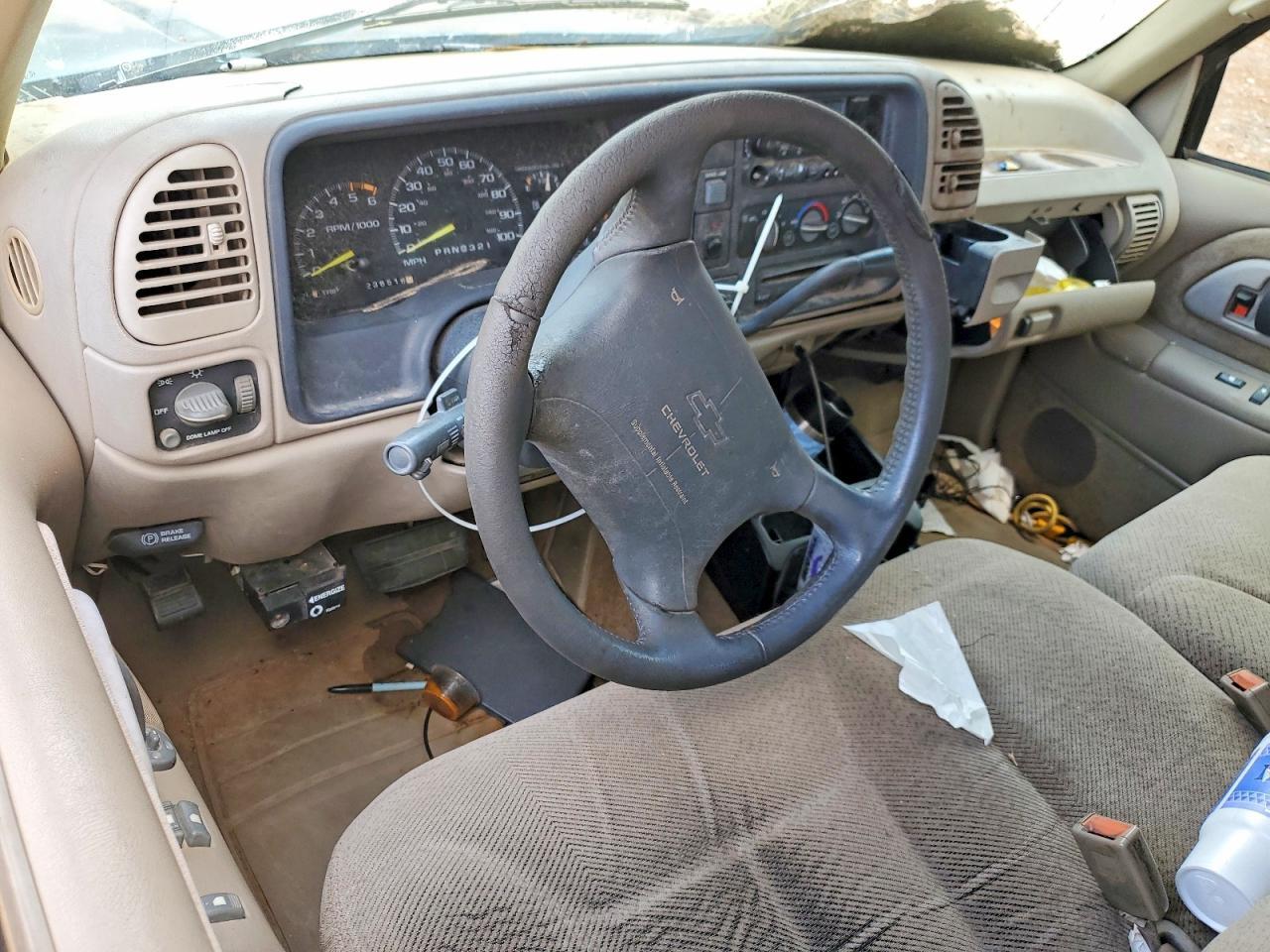 1996 CHEVROLET GMT-400 C1500 — Фото 8 из 12
