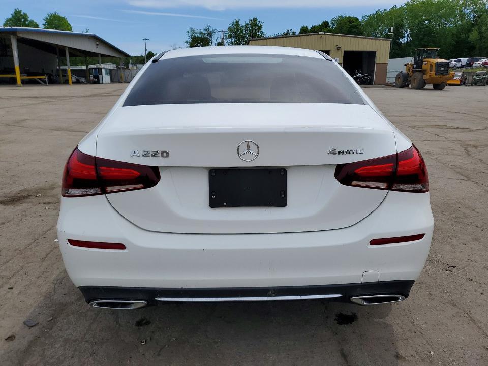 2021 MERCEDES-BENZ A 220 4MATIC — Фото 6 из 12