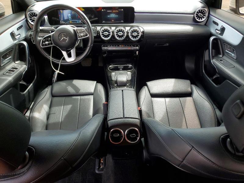 2021 MERCEDES-BENZ A 220 4MATIC — Фото 8 из 12