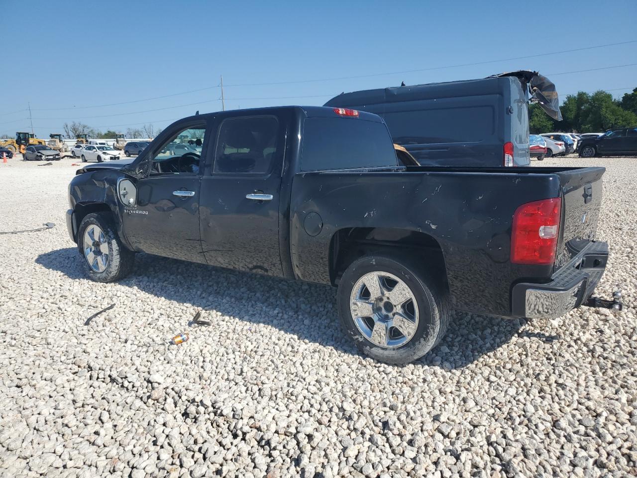 2011 CHEVROLET SILVERADO C1500 LT — Фото 2 из 12