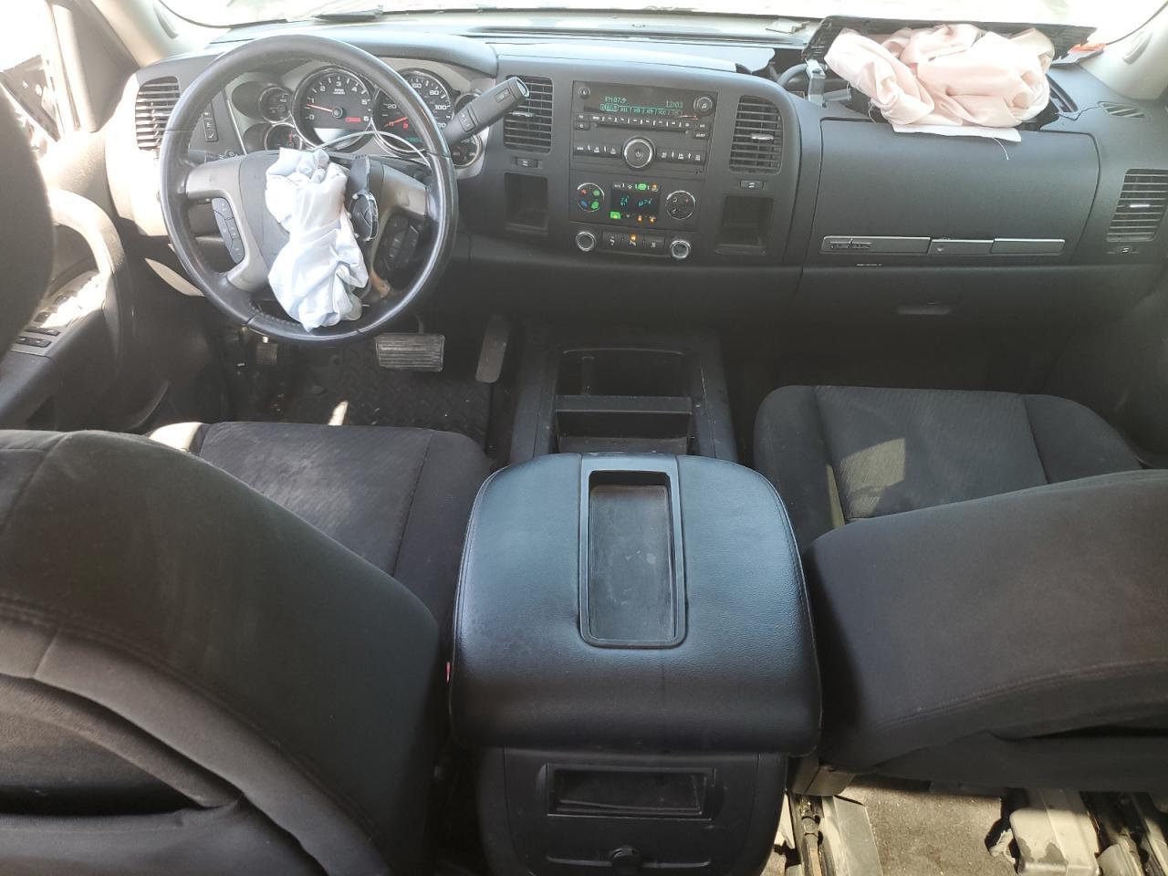 2011 CHEVROLET SILVERADO C1500 LT — Фото 8 из 12