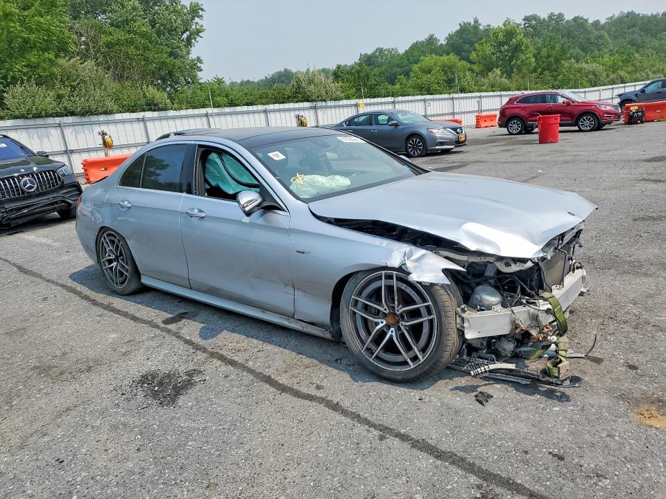2021 MERCEDES-BENZ E AMG 53 4MATIC — Фото 4 из 12