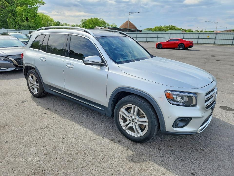 2021 MERCEDES-BENZ GLB 250 4MATIC — Фото 4 из 14