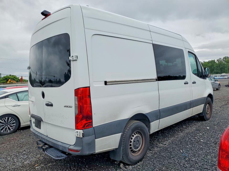 2021 MERCEDES-BENZ SPRINTER 2500 — Фото 3 из 13