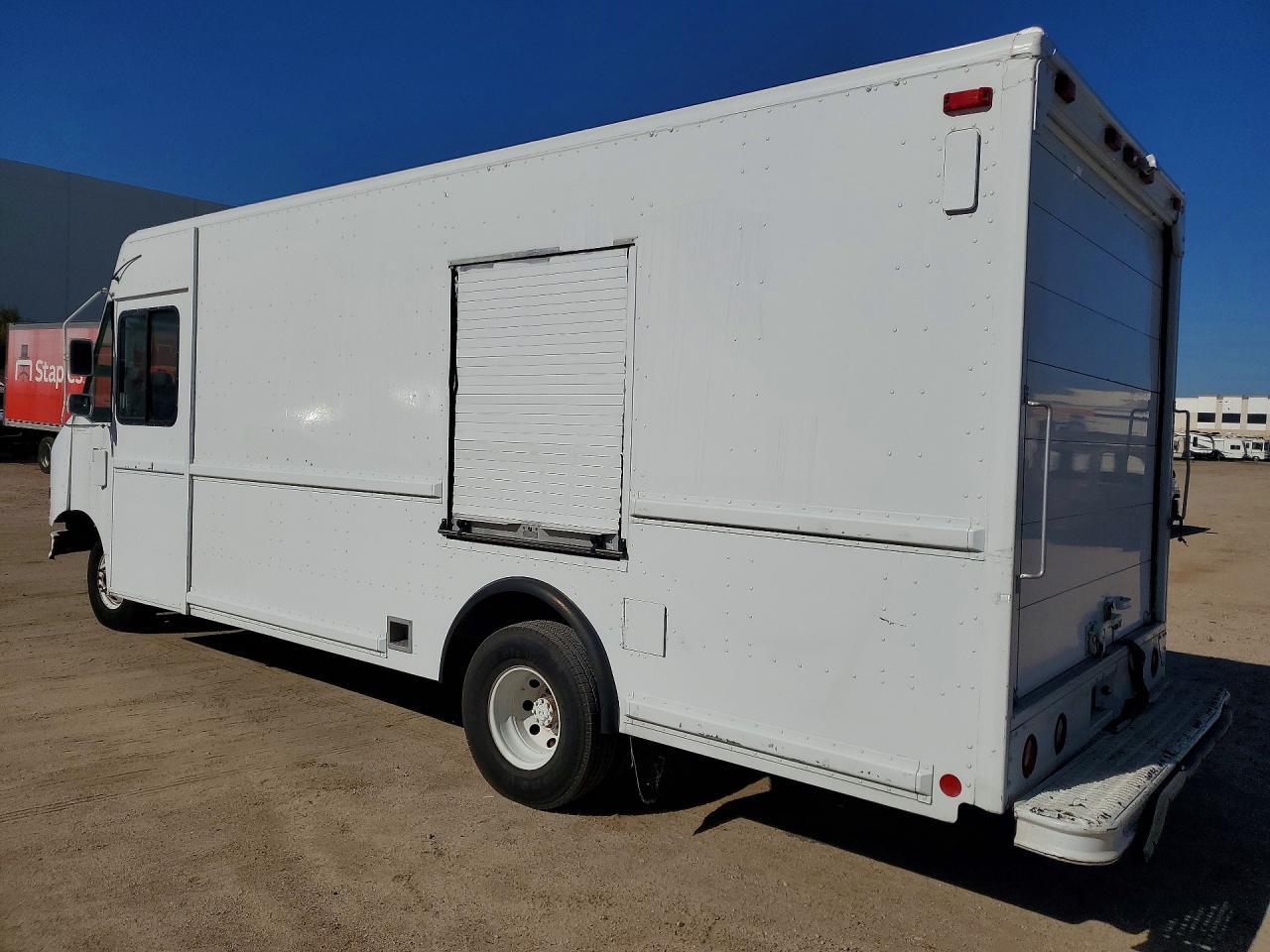 2003 FORD F-59 STEP VAN - RUN & DRIVE - CLN TITLE - PRI FLEET — Фото 2 из 13