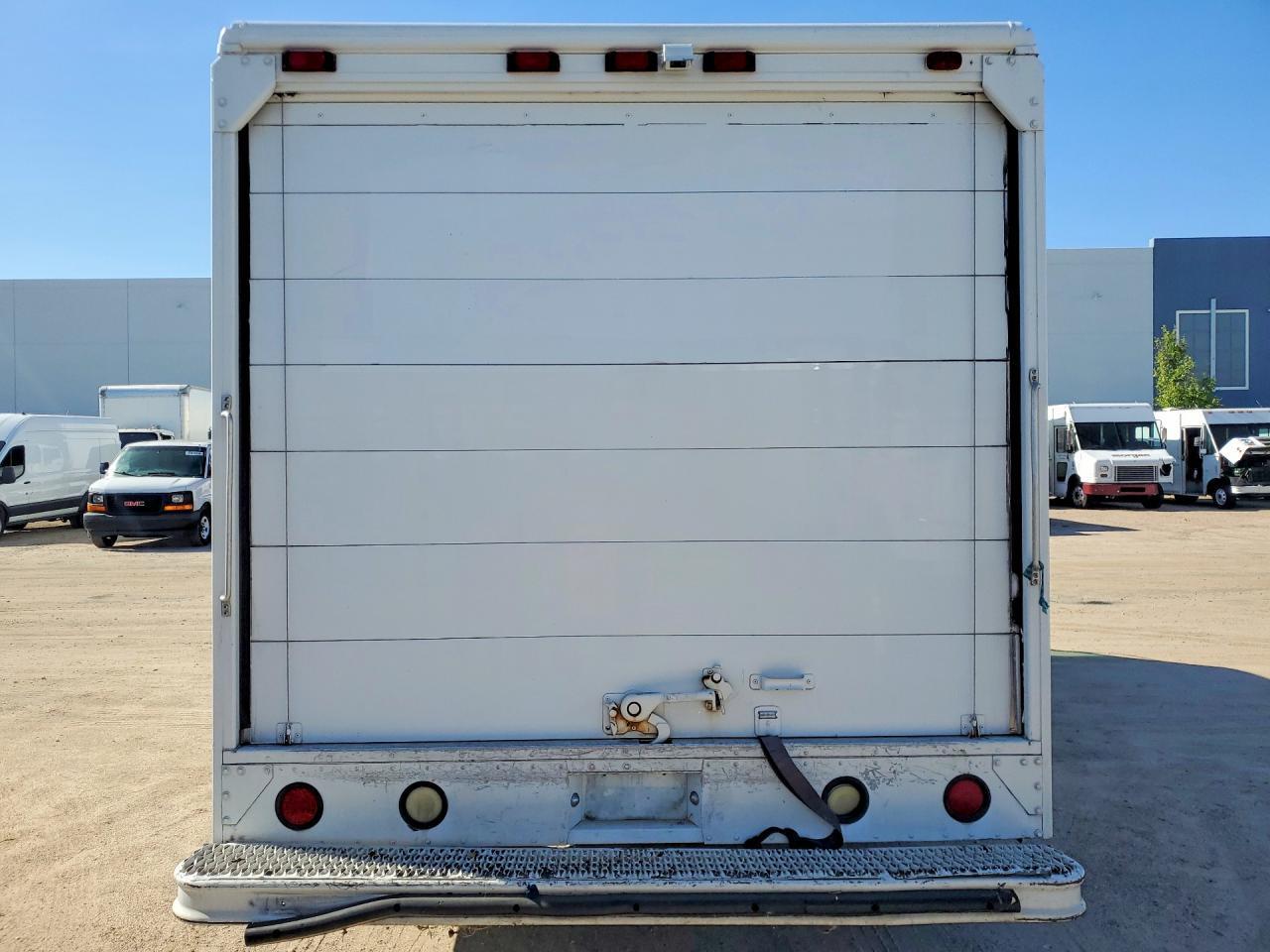 2003 FORD F-59 STEP VAN - RUN & DRIVE - CLN TITLE - PRI FLEET — Фото 6 из 13