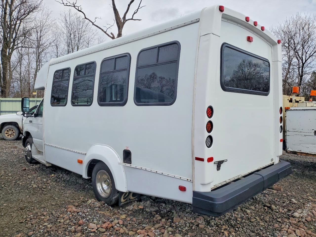 2017 FORD ECONOLINE E350 SUPER DUTY CUTAWAY VAN — Фото 3 из 10