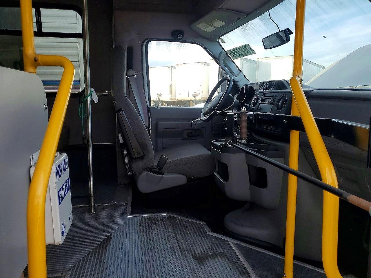 2015 FORD E450SD AMB — Фото 5 из 10