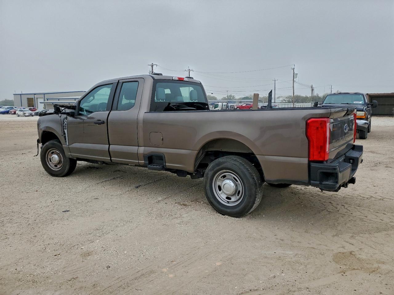 2023 FORD F350 XL RWD 6.8L V-8 LONG BOX — Фото 2 из 12
