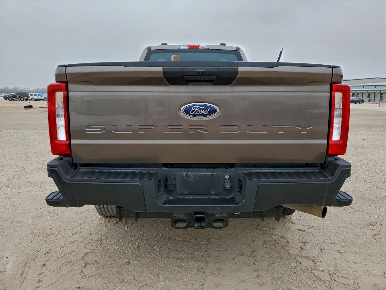2023 FORD F350 XL RWD 6.8L V-8 LONG BOX — Фото 6 из 12