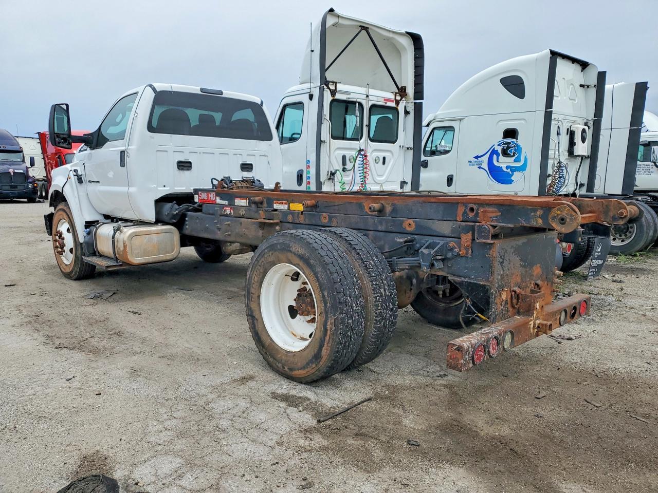 2017 FORD F650 SUPER DUTY — Фото 2 из 12