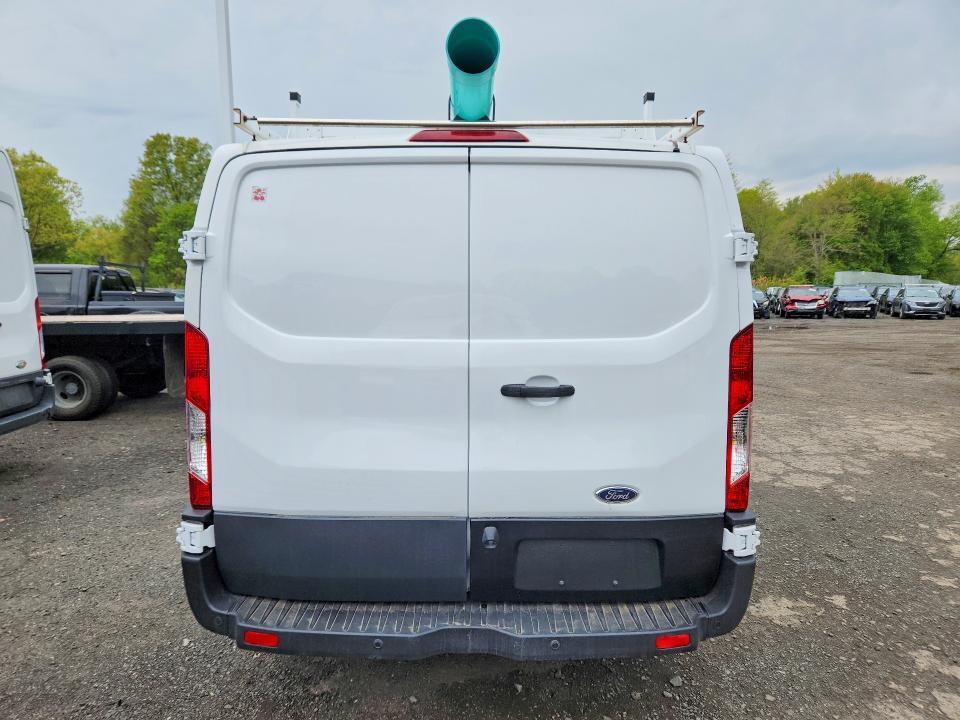 2016 FORD TRANSIT T-150 — Фото 6 из 13