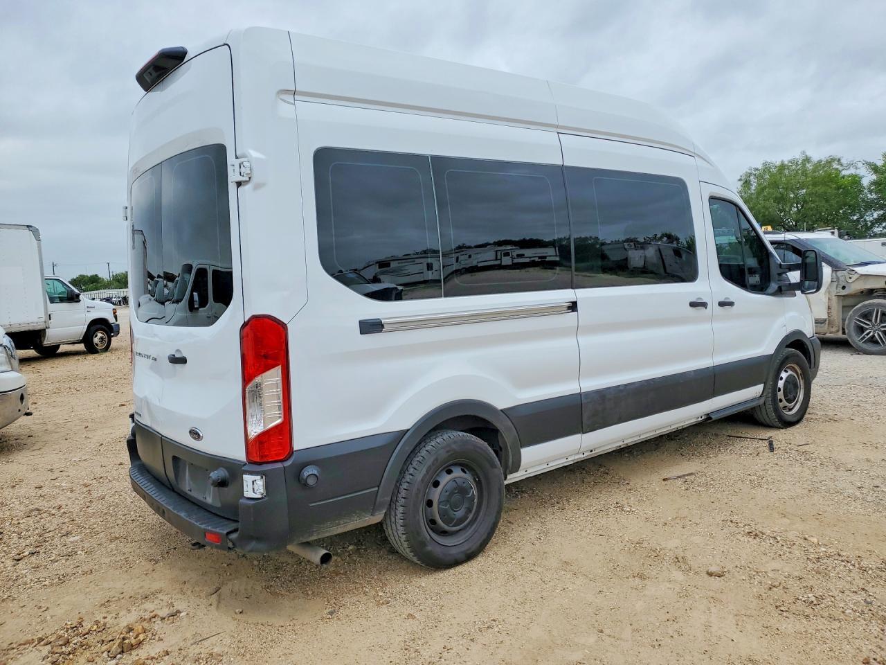 2022 FORD TRANSIT T-350 — Фото 3 из 12