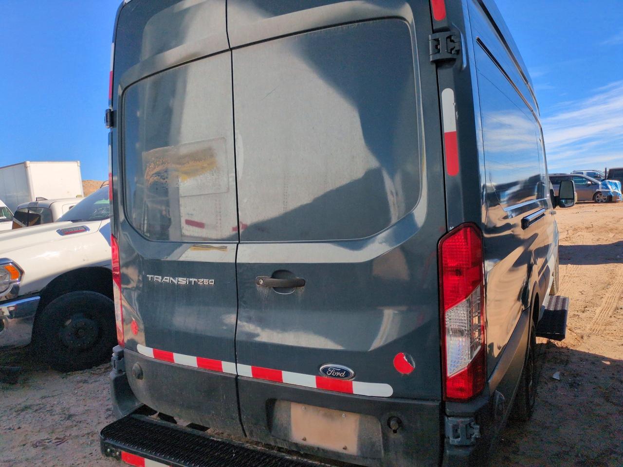 2020 FORD TRANSIT T-250 — Фото 3 из 13