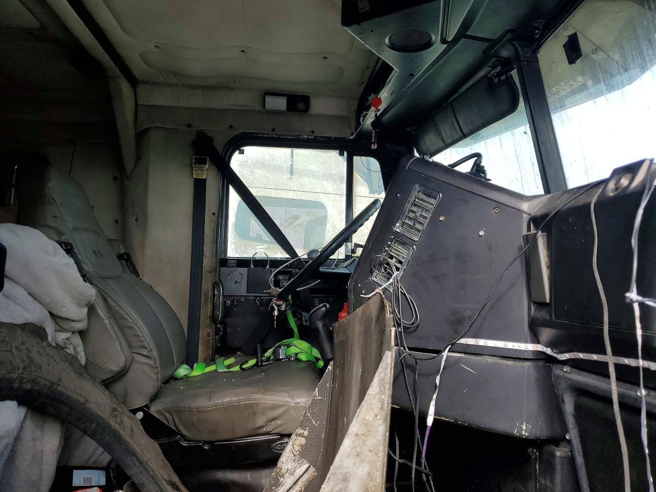 1995 FREIGHTLINER CONVENTIONAL FLD120 — Фото 5 из 10