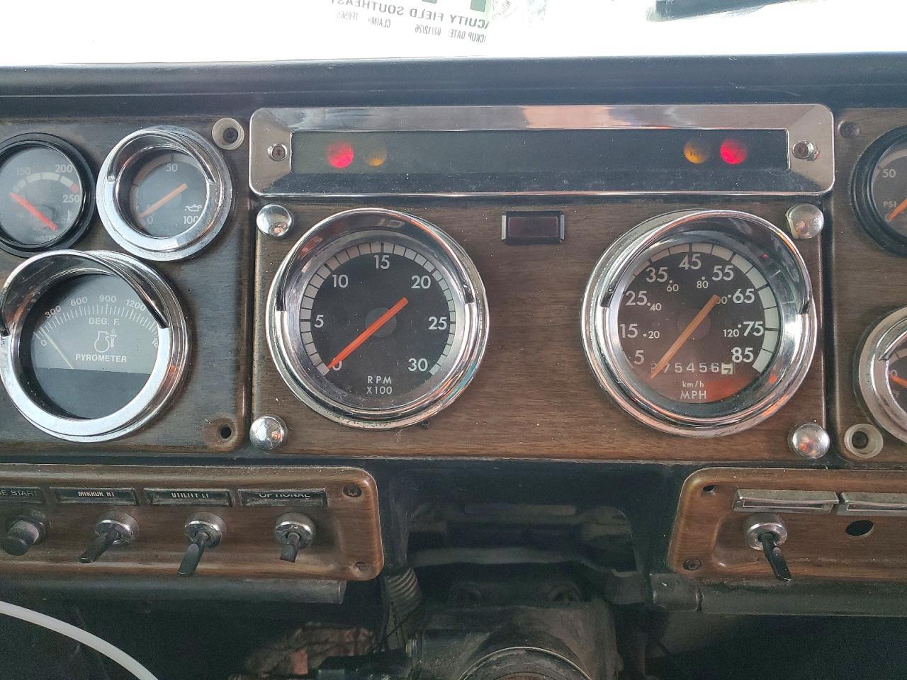 1995 FREIGHTLINER CONVENTIONAL FLD120 — Фото 8 из 10