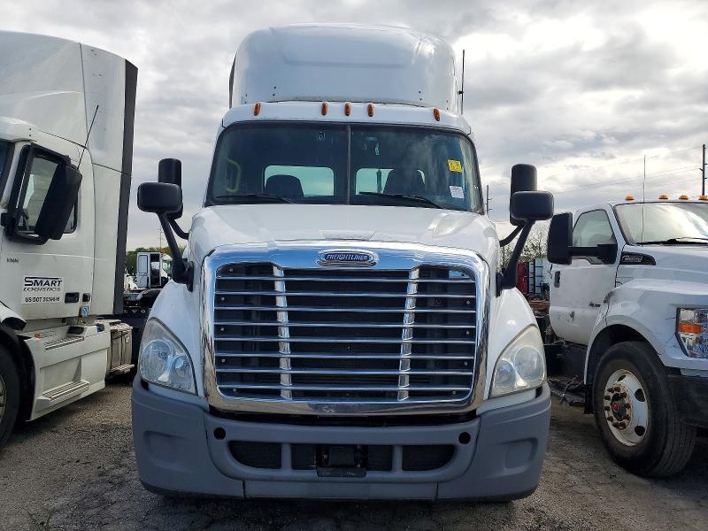 2018 FREIGHTLINER CASCADIA 113 SEMI TRUCK — Фото 9 из 10