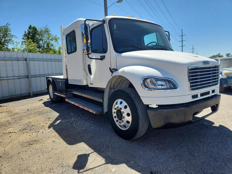 1FVACWDJ25DV21761 2005 FREIGHTLINER M2 photo no. 1