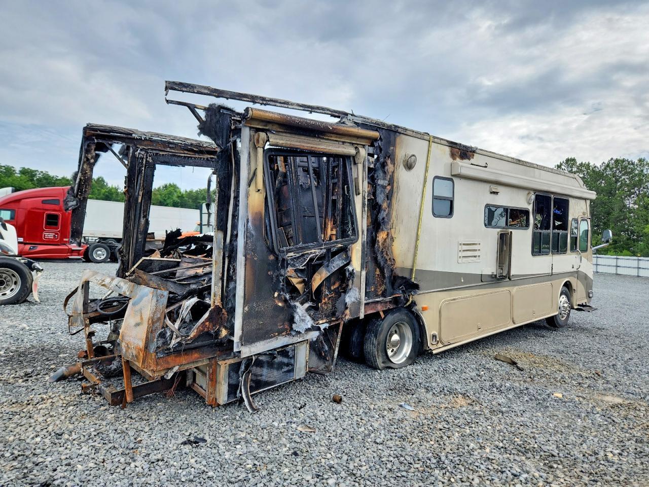 2007 FREIGHTLINER CHASSIS XC RV — Фото 4 из 10