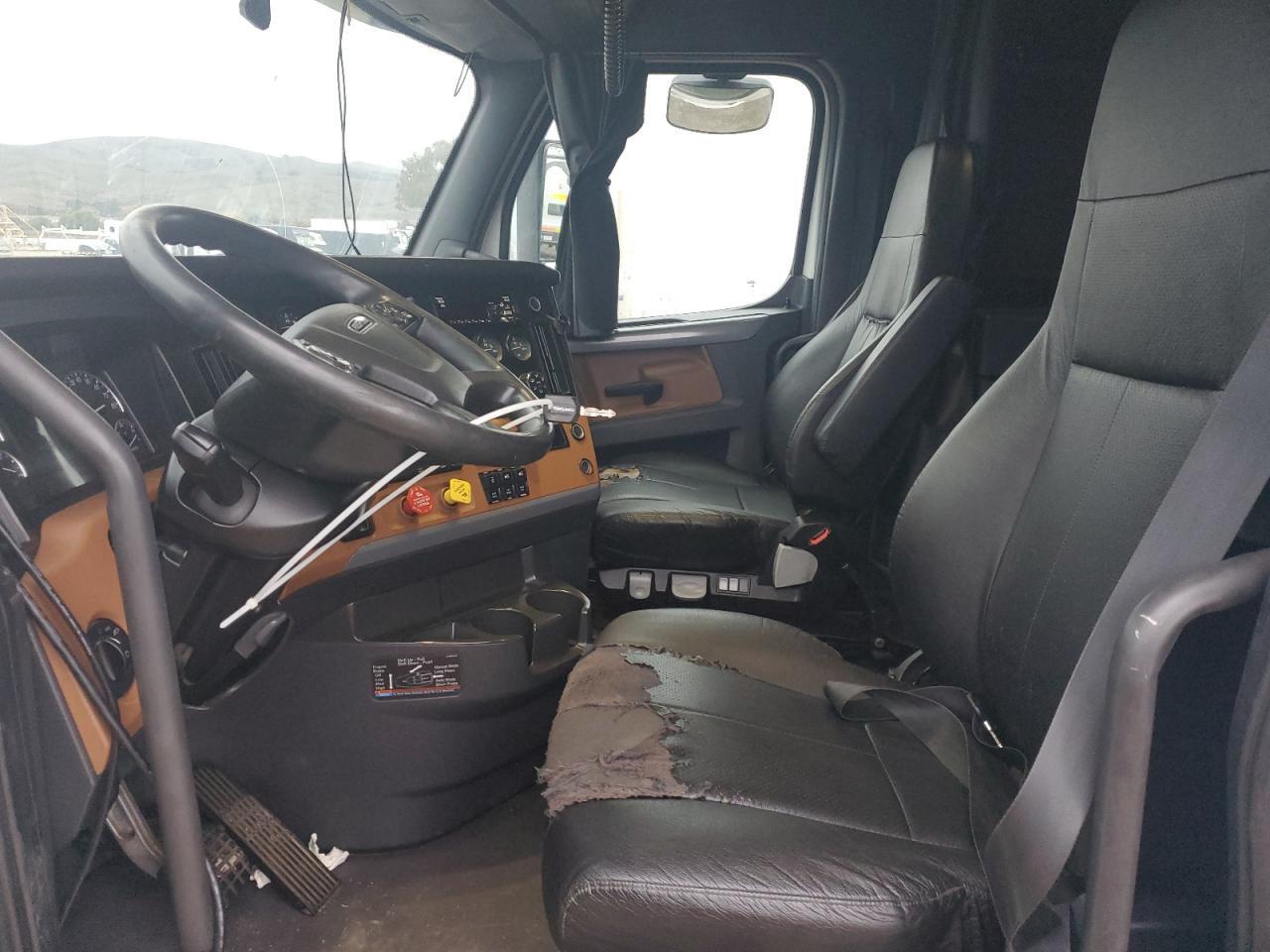 2021 FREIGHTLINER CASCADIA — Фото 5 из 10