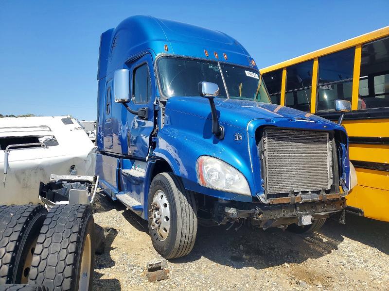 2017 FREIGHTLINER CASCADIA 125" SLEEPER CAB SEMI TRUCK
