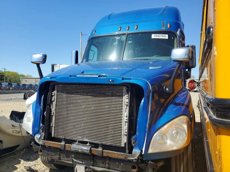 2017 FREIGHTLINER CASCADIA 125" SLEEPER CAB SEMI TRUCK — Фото 2 из 10