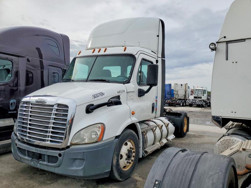 2018 FREIGHTLINER CASCADIA 113 SEMI TRUCK — Фото 2 из 10