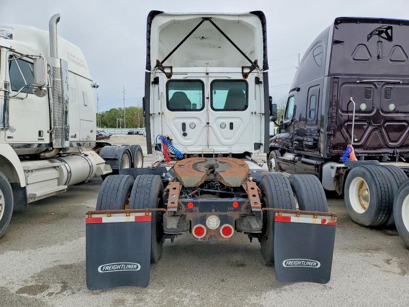 2018 FREIGHTLINER CASCADIA 113 SEMI TRUCK — Фото 6 из 10