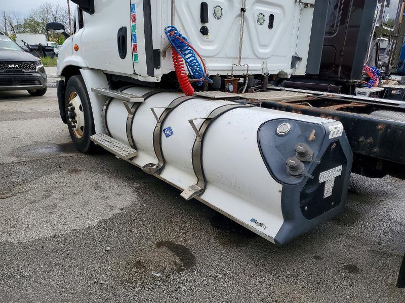2018 FREIGHTLINER CASCADIA 113 SEMI TRUCK — Фото 9 из 10