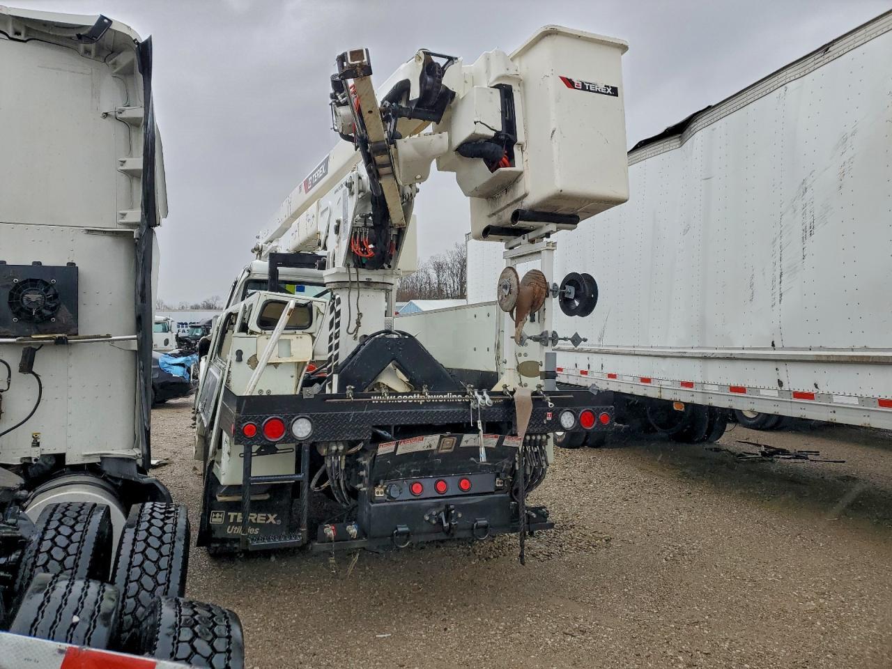 2024 FREIGHTLINER BUSINESS CLASS M2 BUCKET TRUCK — Фото 3 из 10