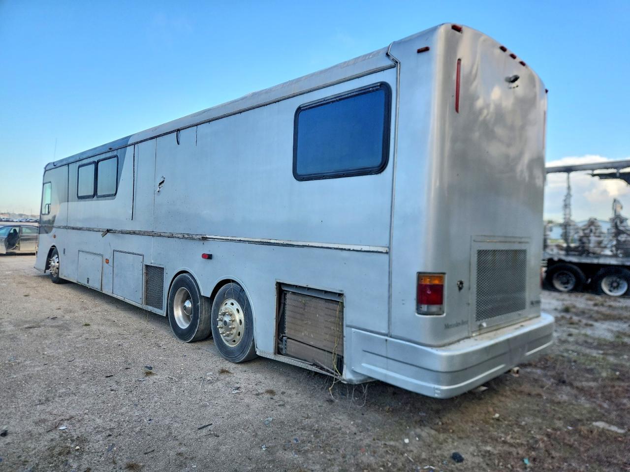 2006 FREIGHTLINER CHASSIS M LINE LIMO BUS — Фото 3 из 10