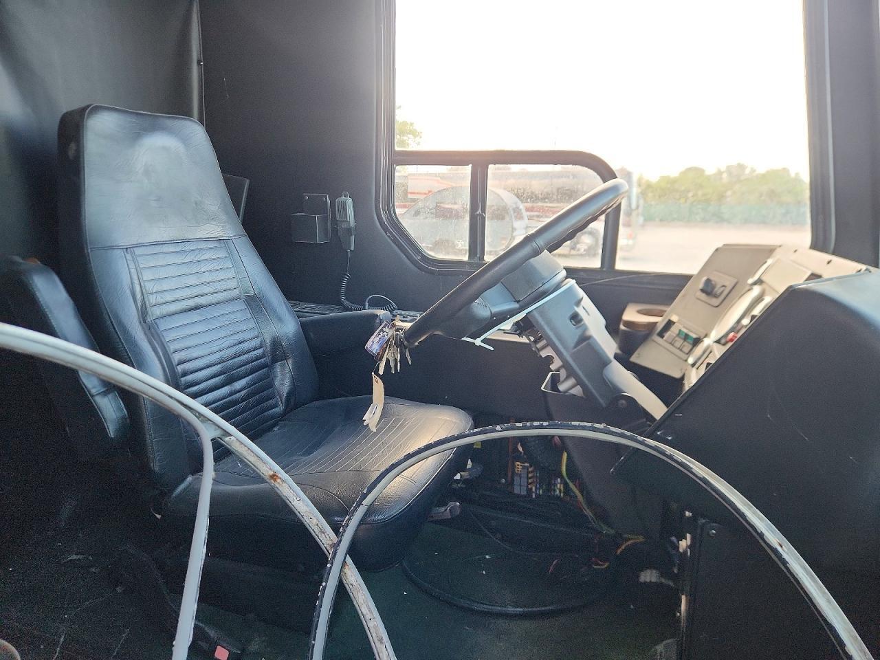 2006 FREIGHTLINER CHASSIS M LINE LIMO BUS — Фото 5 из 10