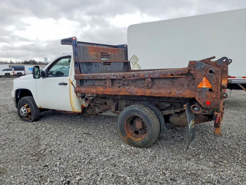 1GD322CG0DF113649 2013 GMC SIERRA photo no. 2