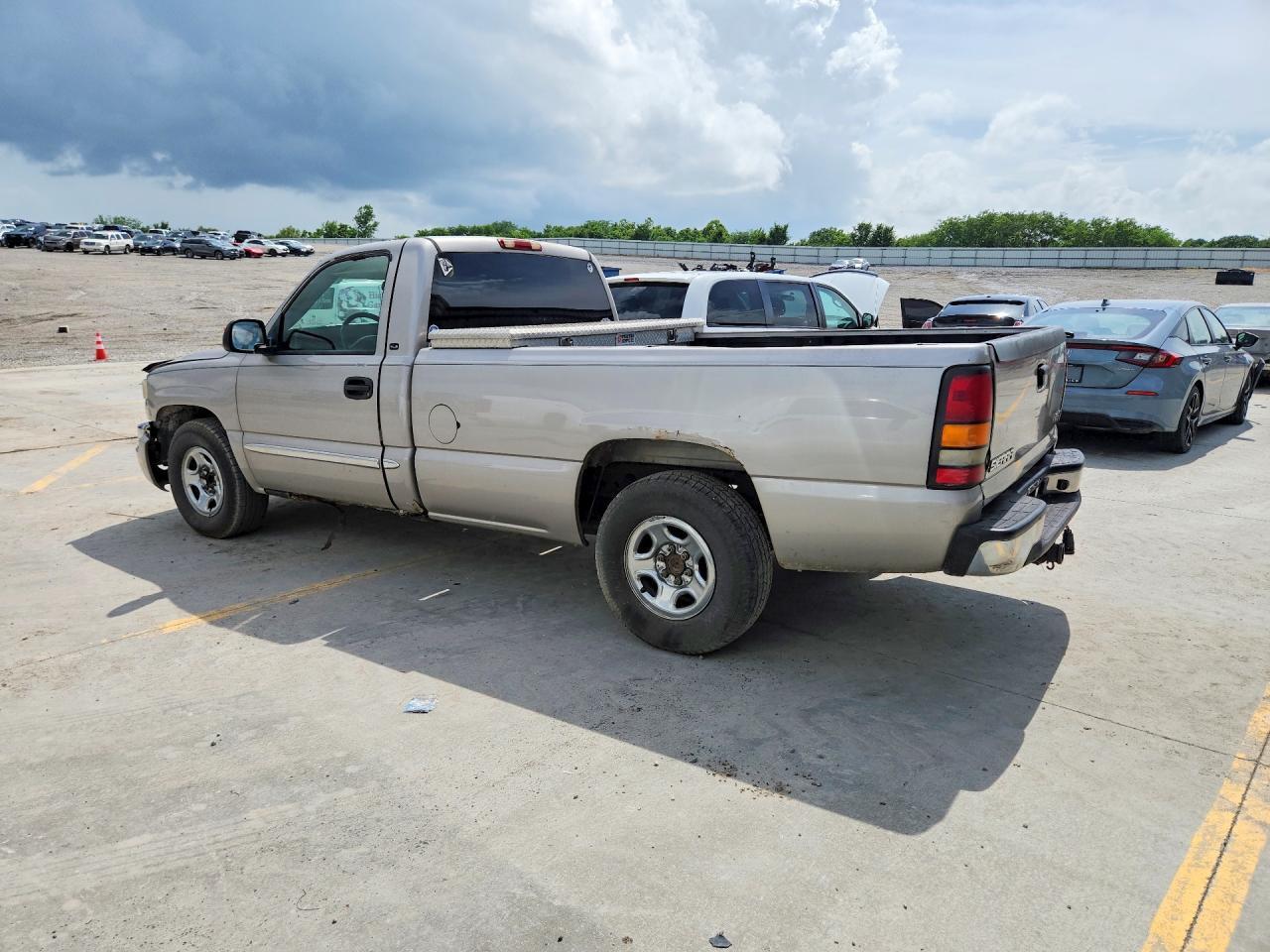 2004 GMC NEW SIERRA C1500 — Фото 2 из 13