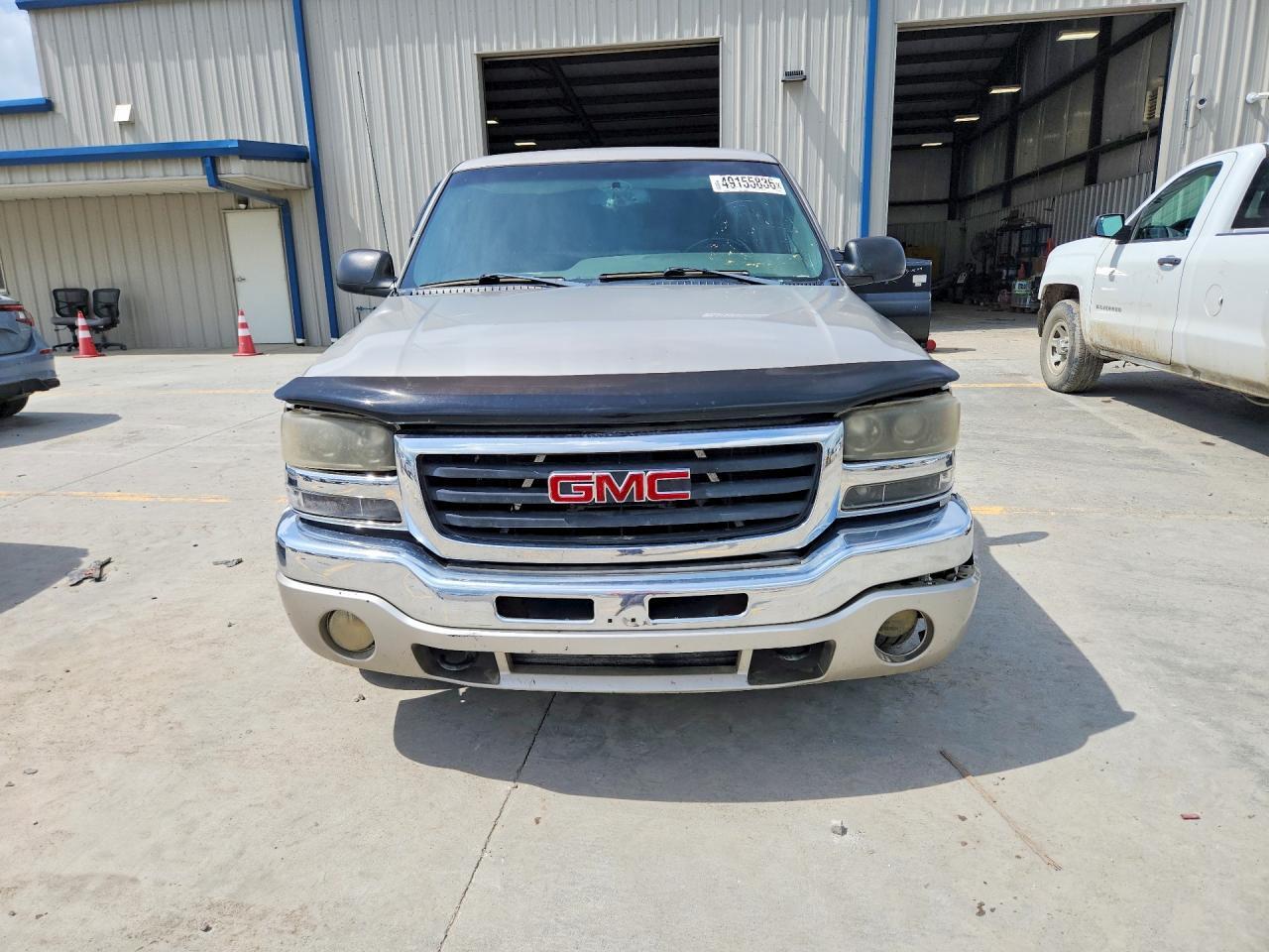 2004 GMC NEW SIERRA C1500 — Фото 5 из 13