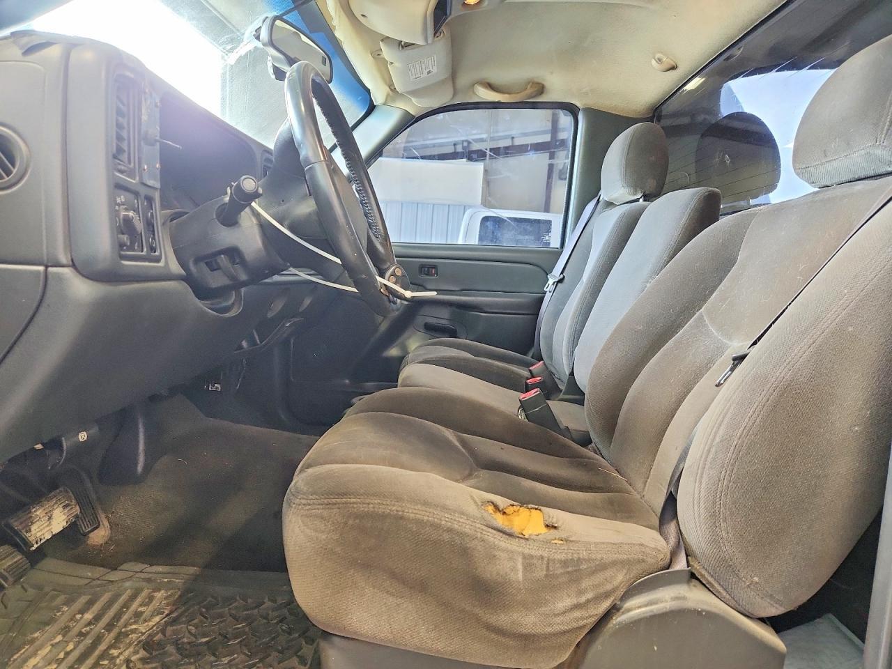 2004 GMC NEW SIERRA C1500 — Фото 7 из 13
