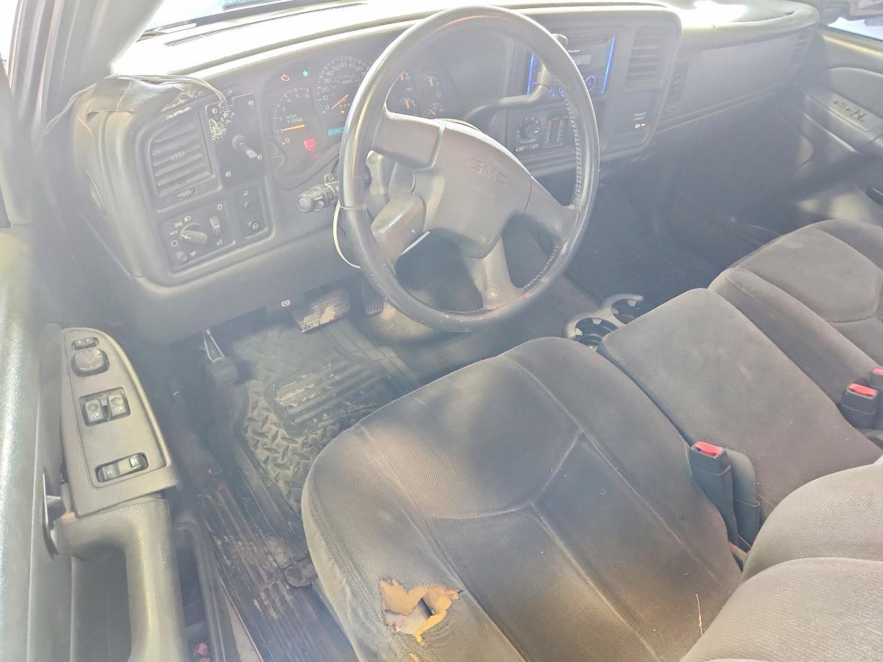 2004 GMC NEW SIERRA C1500 — Фото 8 из 13