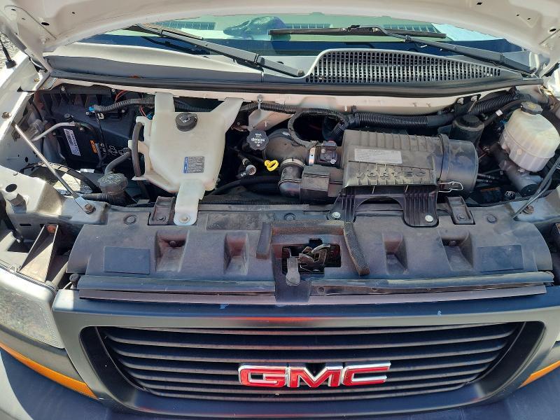2018 GMC SAVANA BOX TRUCK — Фото 12 из 13
