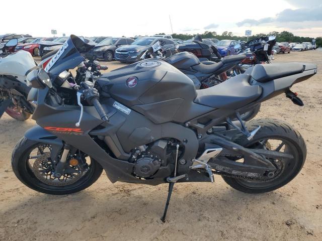 JH2SC7759MK400067 2021 HONDA CBR1000 photo no. 3