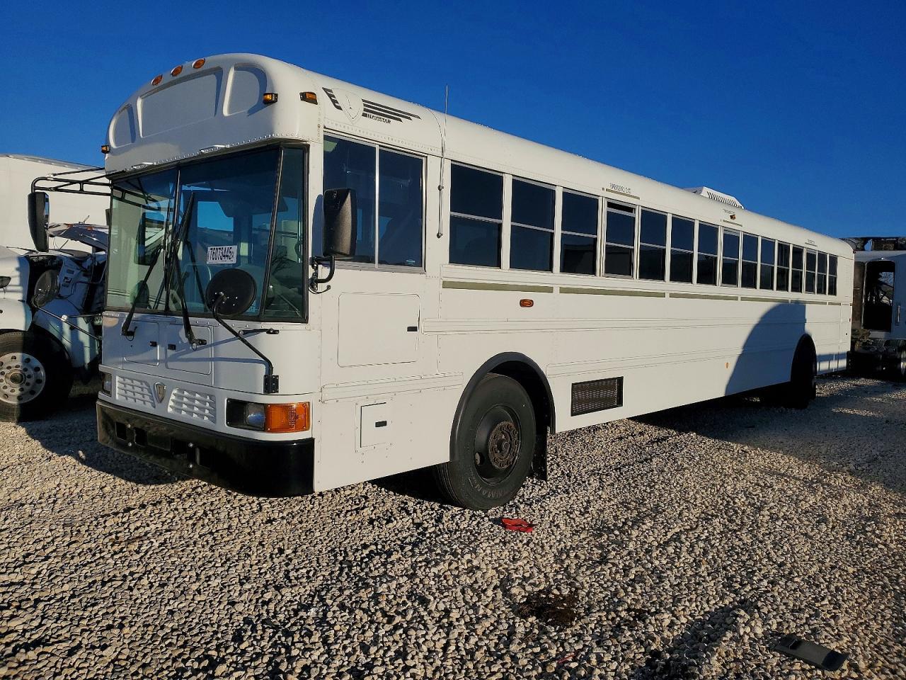 2016 IC CORPORATION 3000 RE 7.6L V-6 DIESEL — Фото 2 из 10
