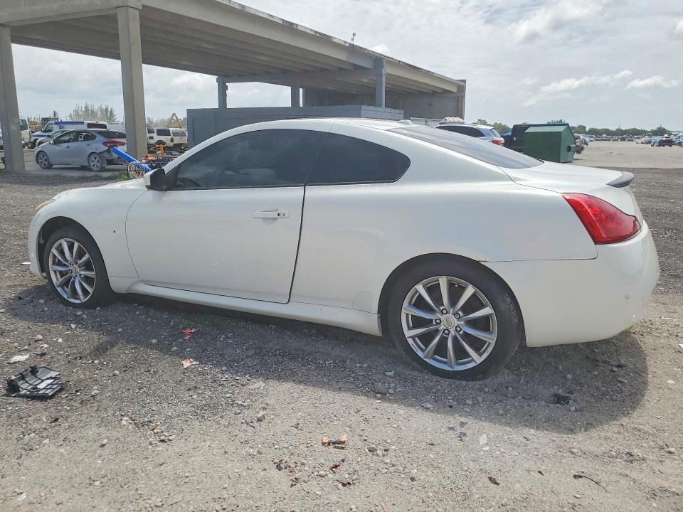 2013 INFINITI G37 COUPE X — Фото 2 из 12