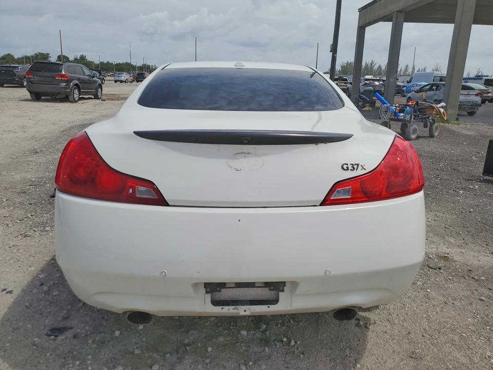 2013 INFINITI G37 COUPE X — Фото 6 из 12