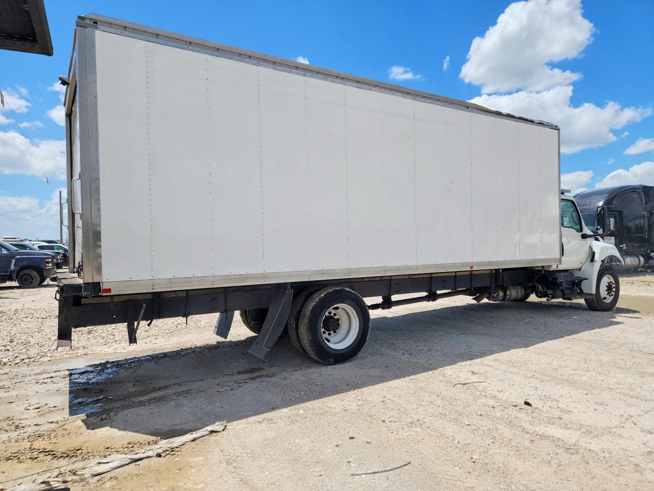 2023 INTERNATIONAL MV607 REFRIGERATED BOX TRUCK — Фото 3 из 14