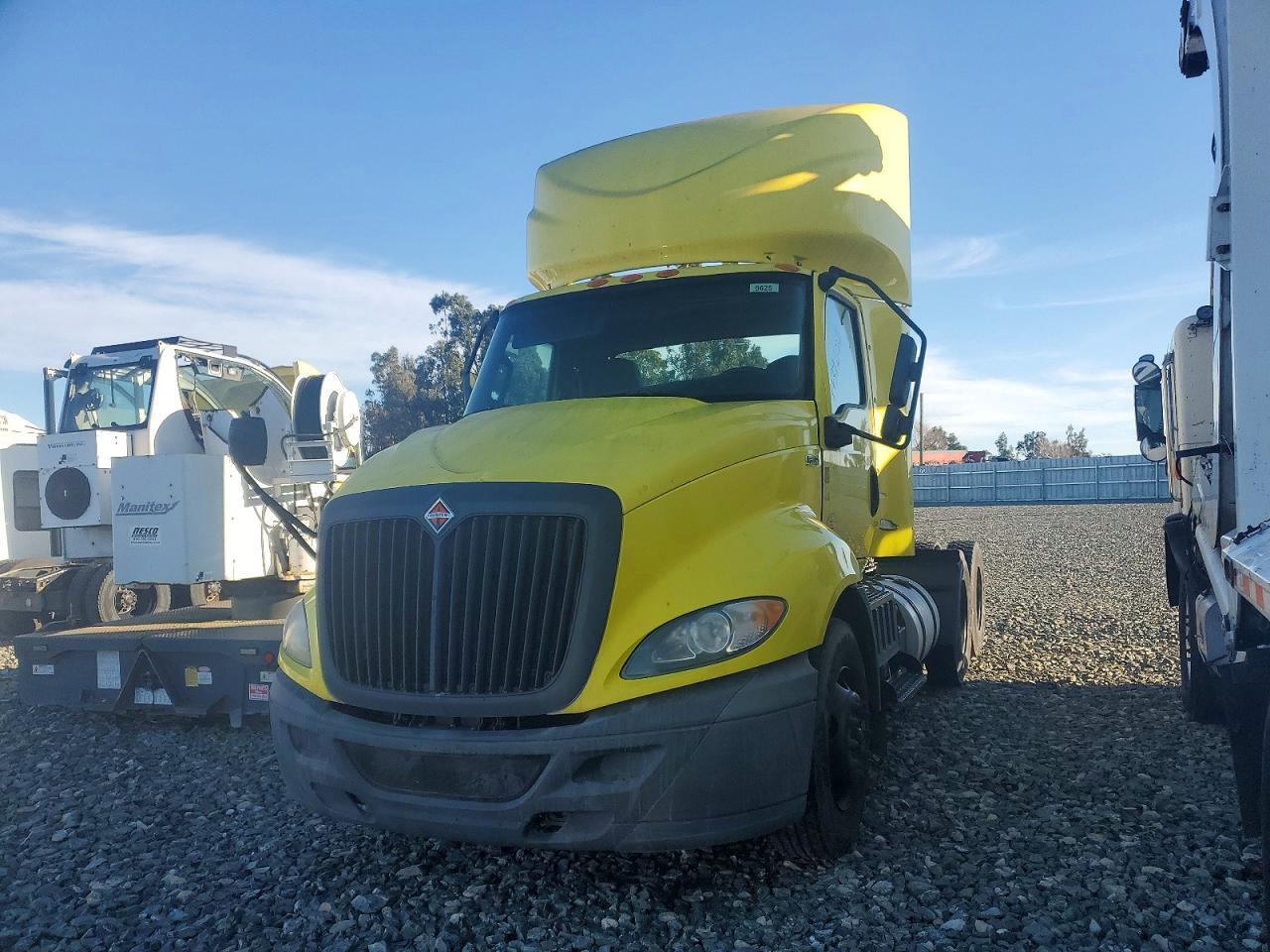 2018 INTERNATIONAL RH613 SEMI TRUCK — Фото 2 из 10