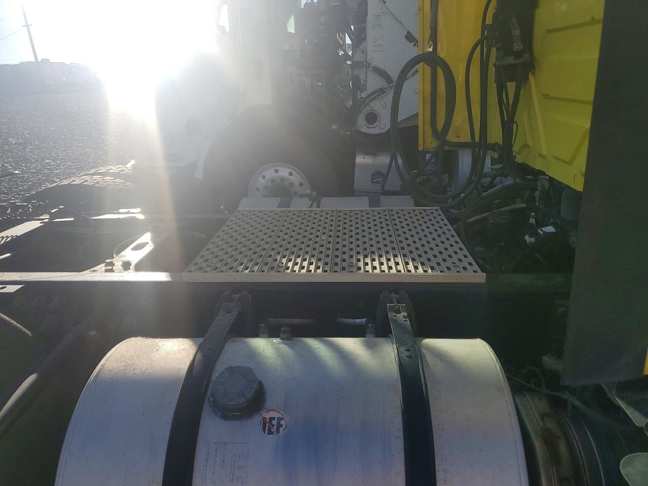 2018 INTERNATIONAL RH613 SEMI TRUCK — Фото 6 из 10
