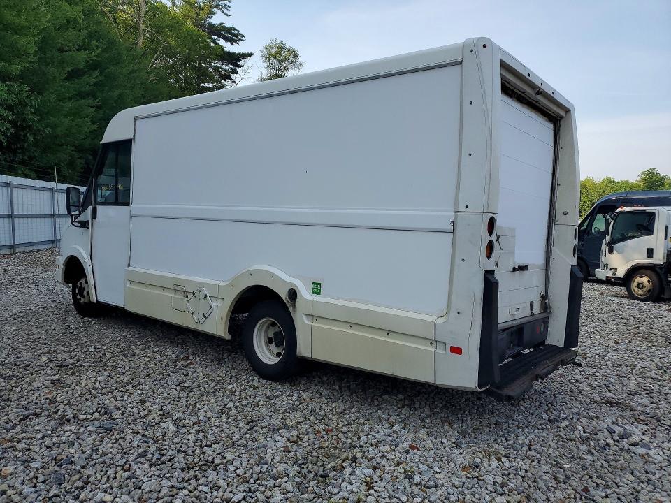 2013 ISUZU NPR HD STEP VAN — Фото 2 из 13