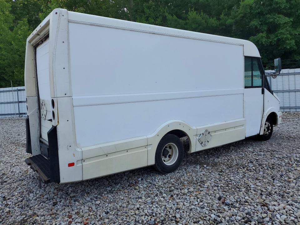 2013 ISUZU NPR HD STEP VAN — Фото 3 из 13