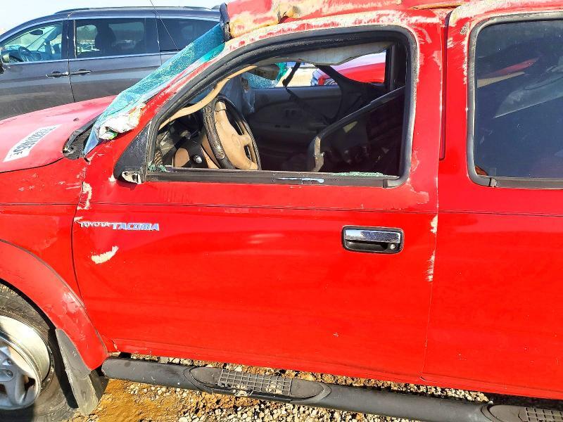 2004 TOYOTA TACOMA — Фото 7 из 11
